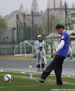 08_kickin